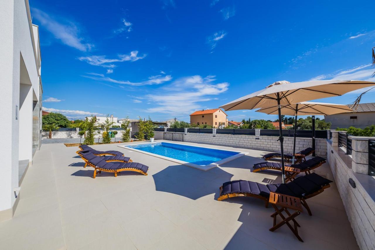 Villa Luka Каштела Екстер'єр фото