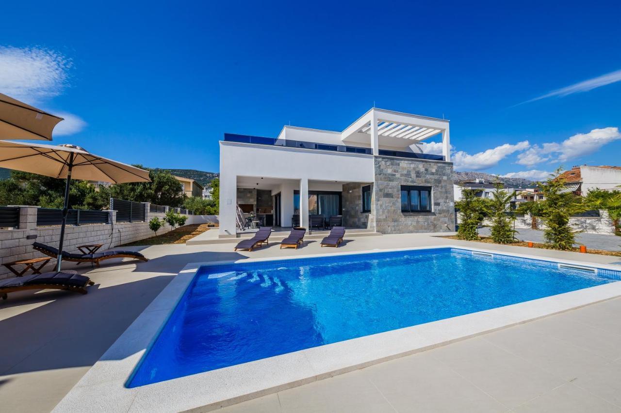 Villa Luka Каштела Екстер'єр фото