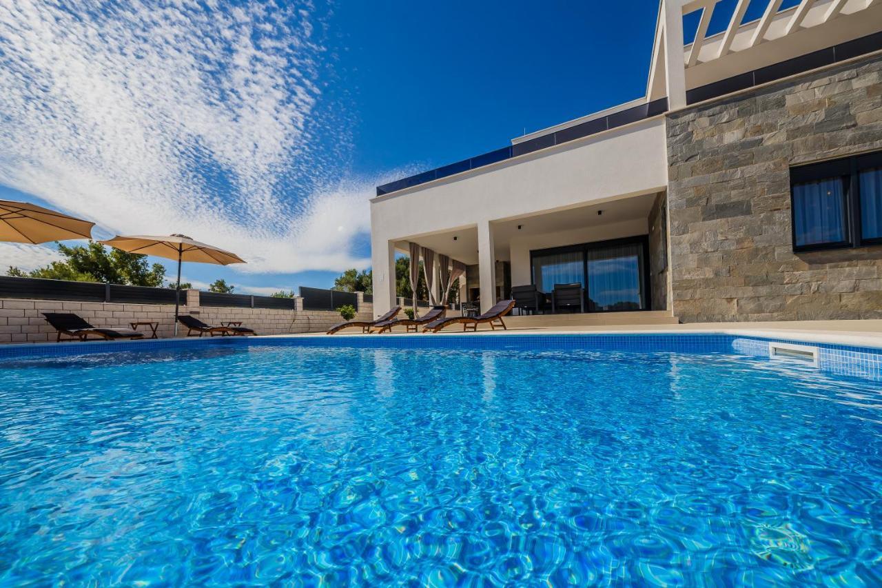 Villa Luka Каштела Екстер'єр фото