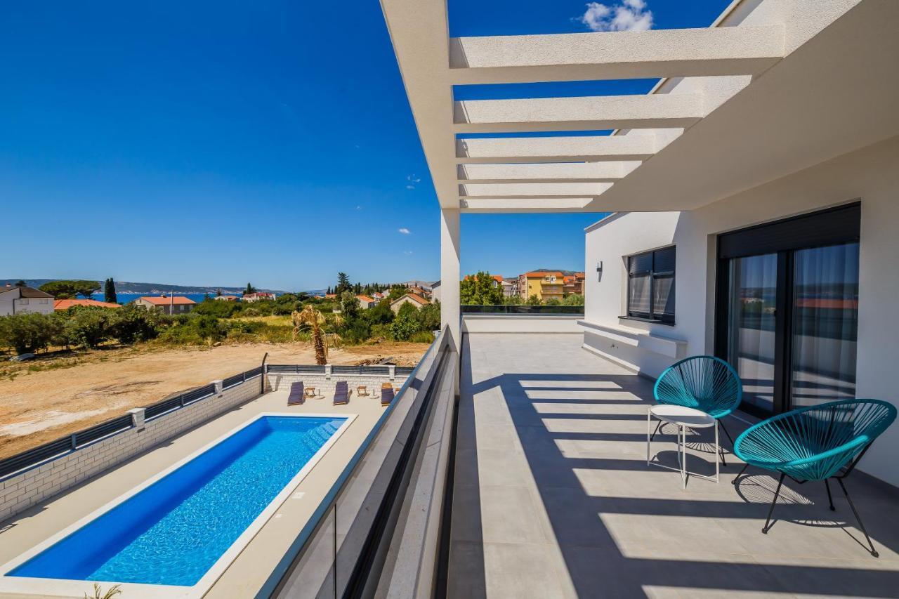 Villa Luka Каштела Екстер'єр фото